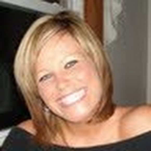 Meet your Posher, Julie - Picture 1 of 1