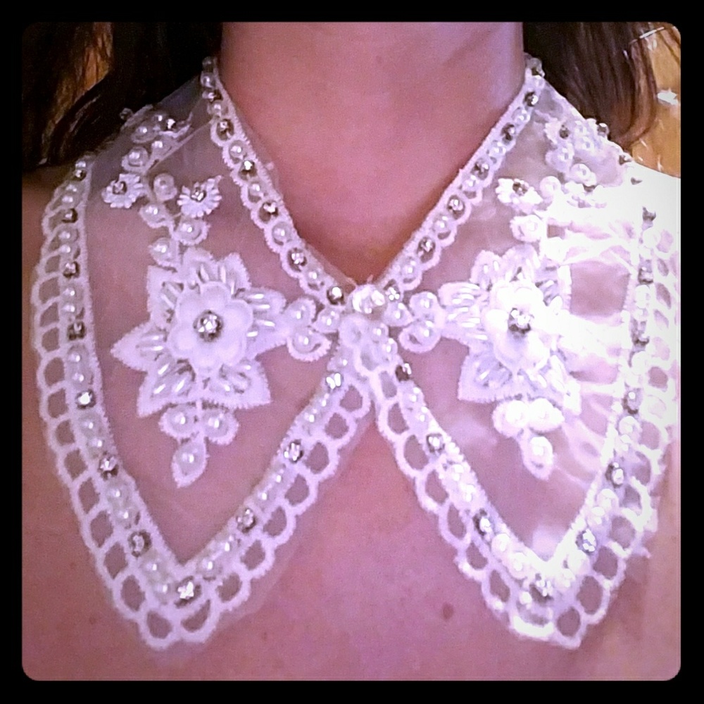 Gorgeous Lace Collar