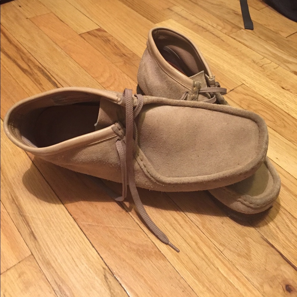Men's 10.5 CLARKS WALLABEES BABY