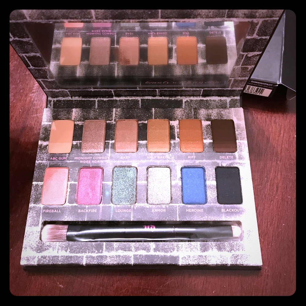 BNIB UD Nocturnal Shadow Box 💥