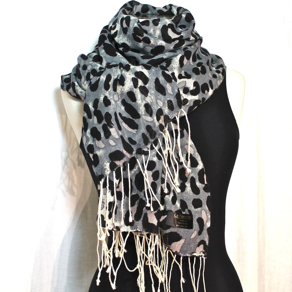 CLEARANCE⬇️HP*NWOT—Italian Wool Leopard Scarf