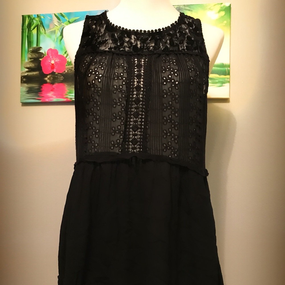 Knox Rose Medium Lacey Black Sleeveless Blouse