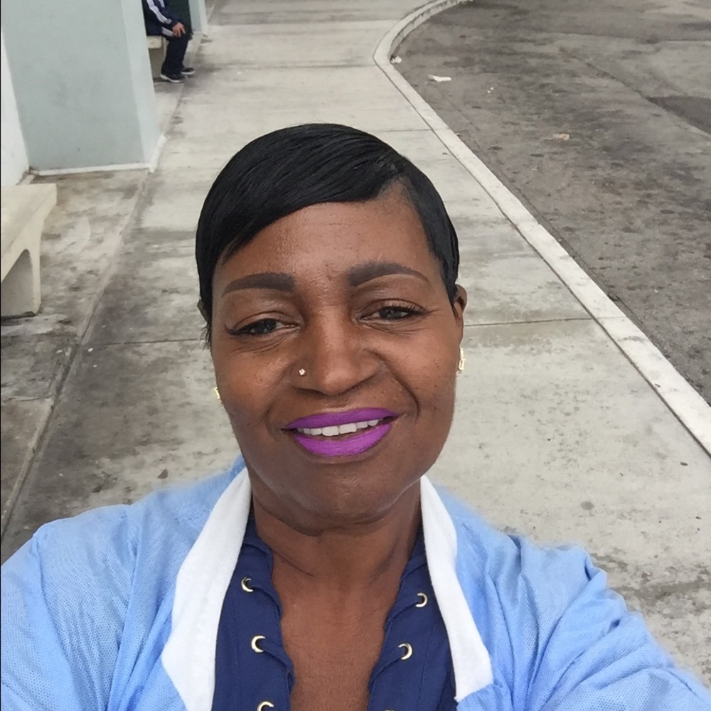 Meet your Posher, Debra
