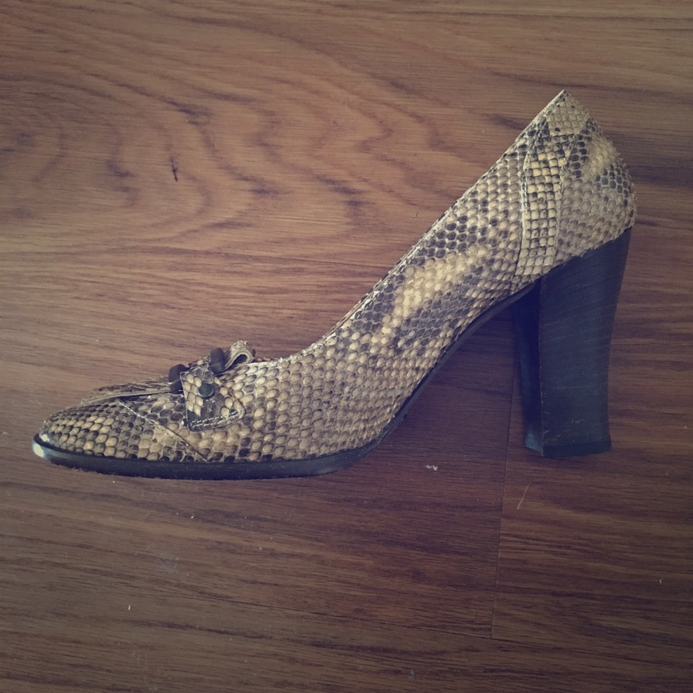 Dolce Gabbana 3.5" heel crocodile shoes made Italy