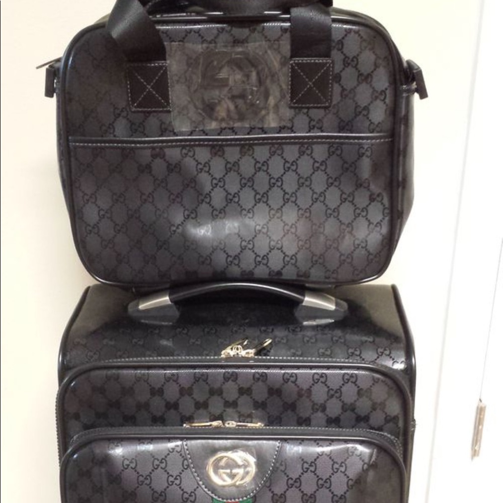 Gucci traveling set