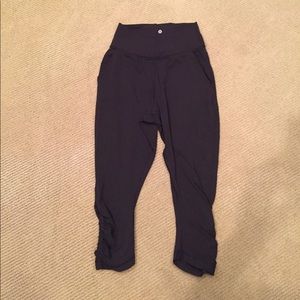 Lululemon Black Capri Pants