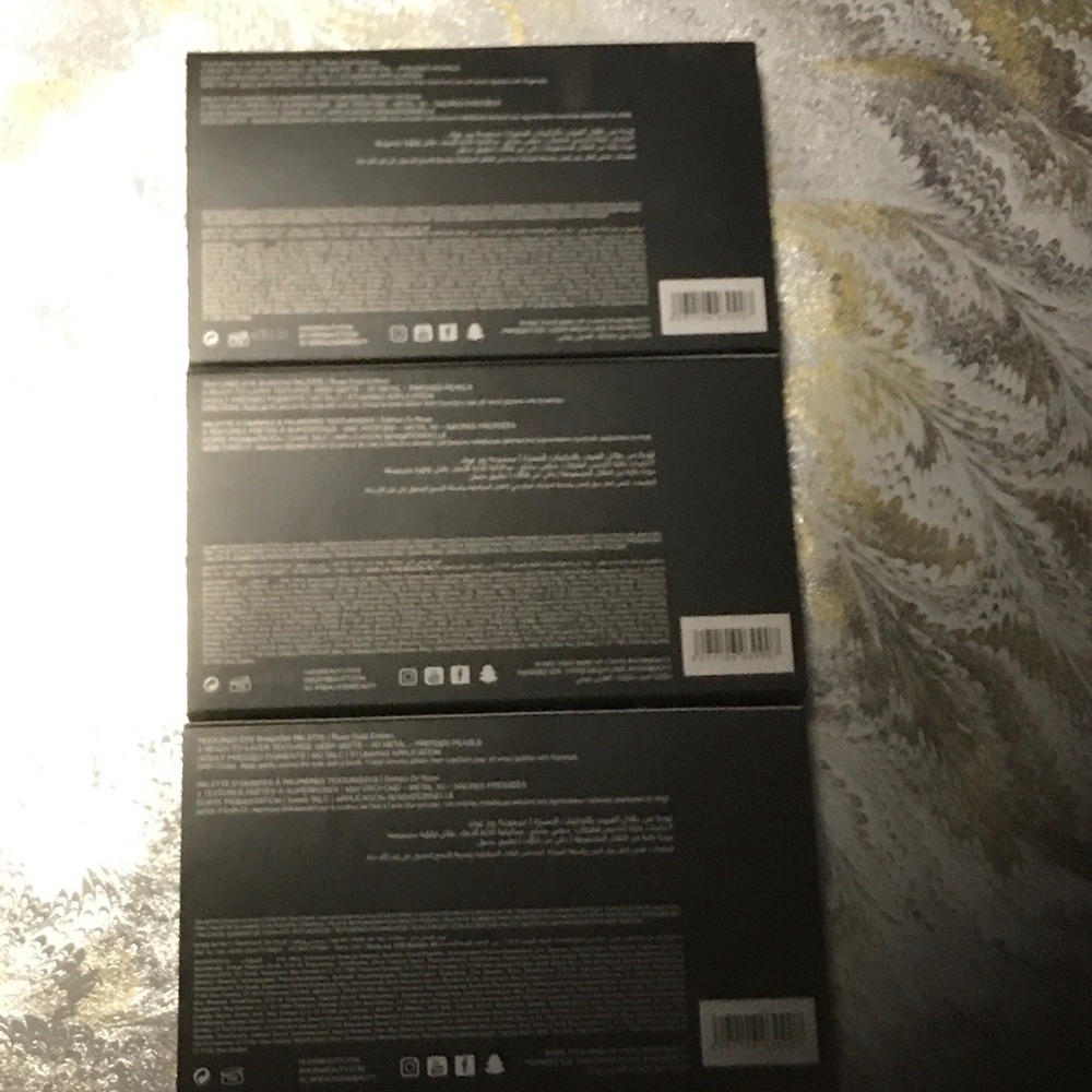 1 Huda Beauty AUTH RoseGoldEyeShadow Palette(1)NEW - Picture 5 of 8