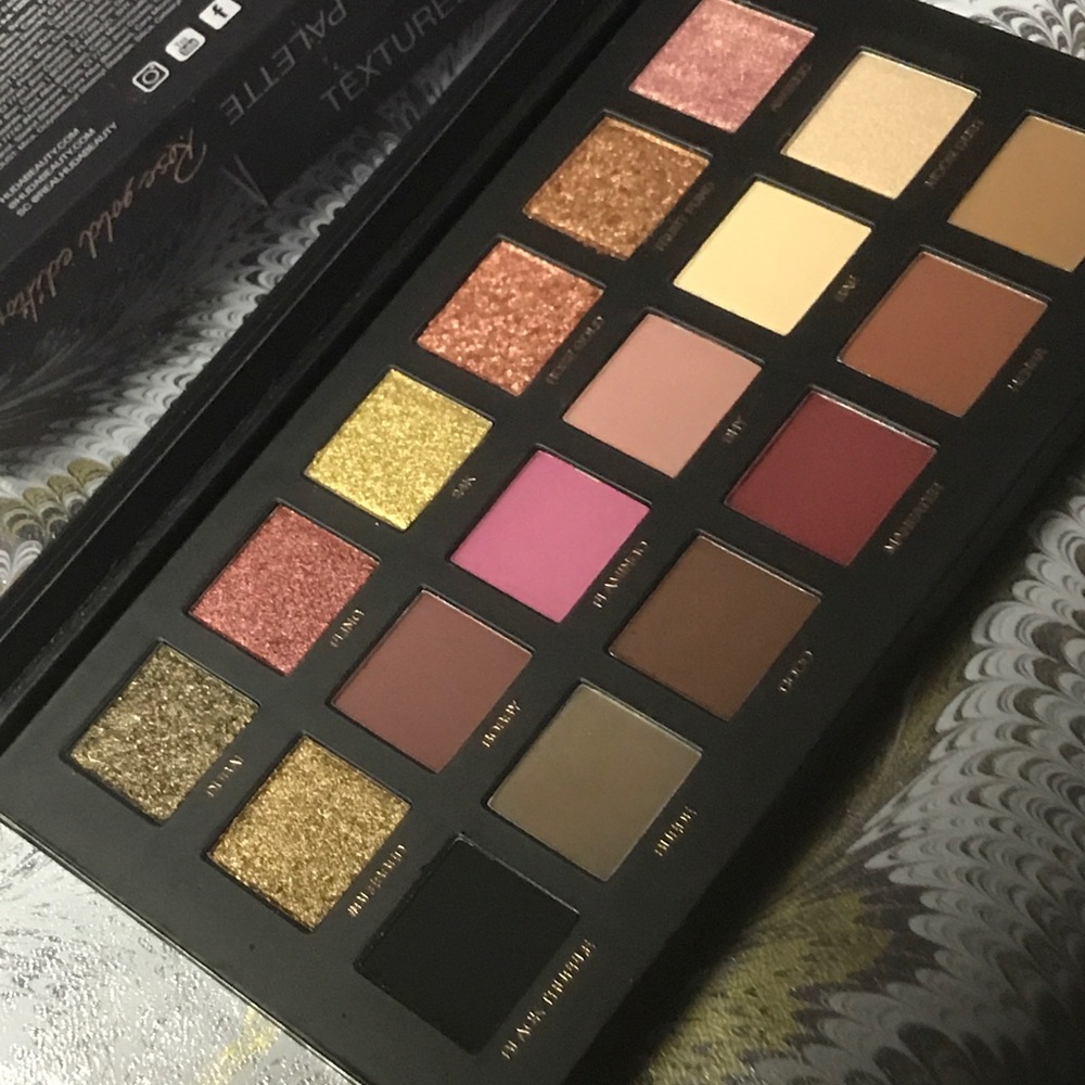 1 Huda Beauty AUTH RoseGoldEyeShadow Palette(1)NEW - Picture 2 of 8