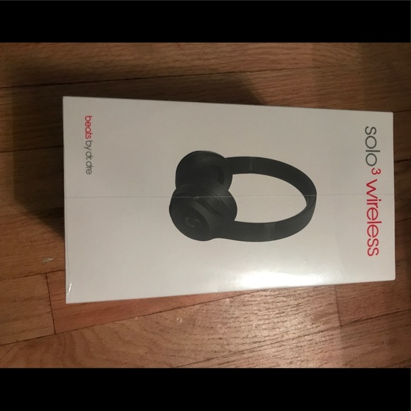 UNOPENED beats solo 3 wireless headphones - Picture 2 of 6