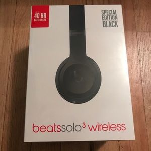 UNOPENED beats solo 3 wireless headphones