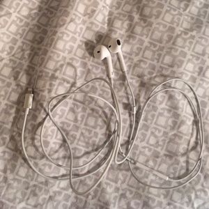 Apple EarPods