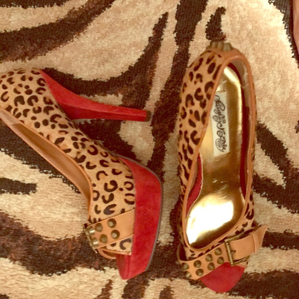 Naughty Monkey heels. Suede.