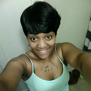 Meet your Posher, Rayvette