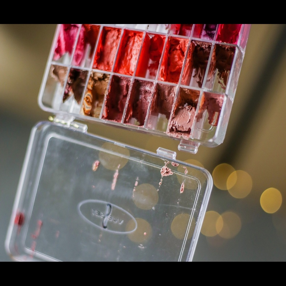 50 MAC Lipsticks in 2 Palettes!! 🌸 - Picture 5 of 8