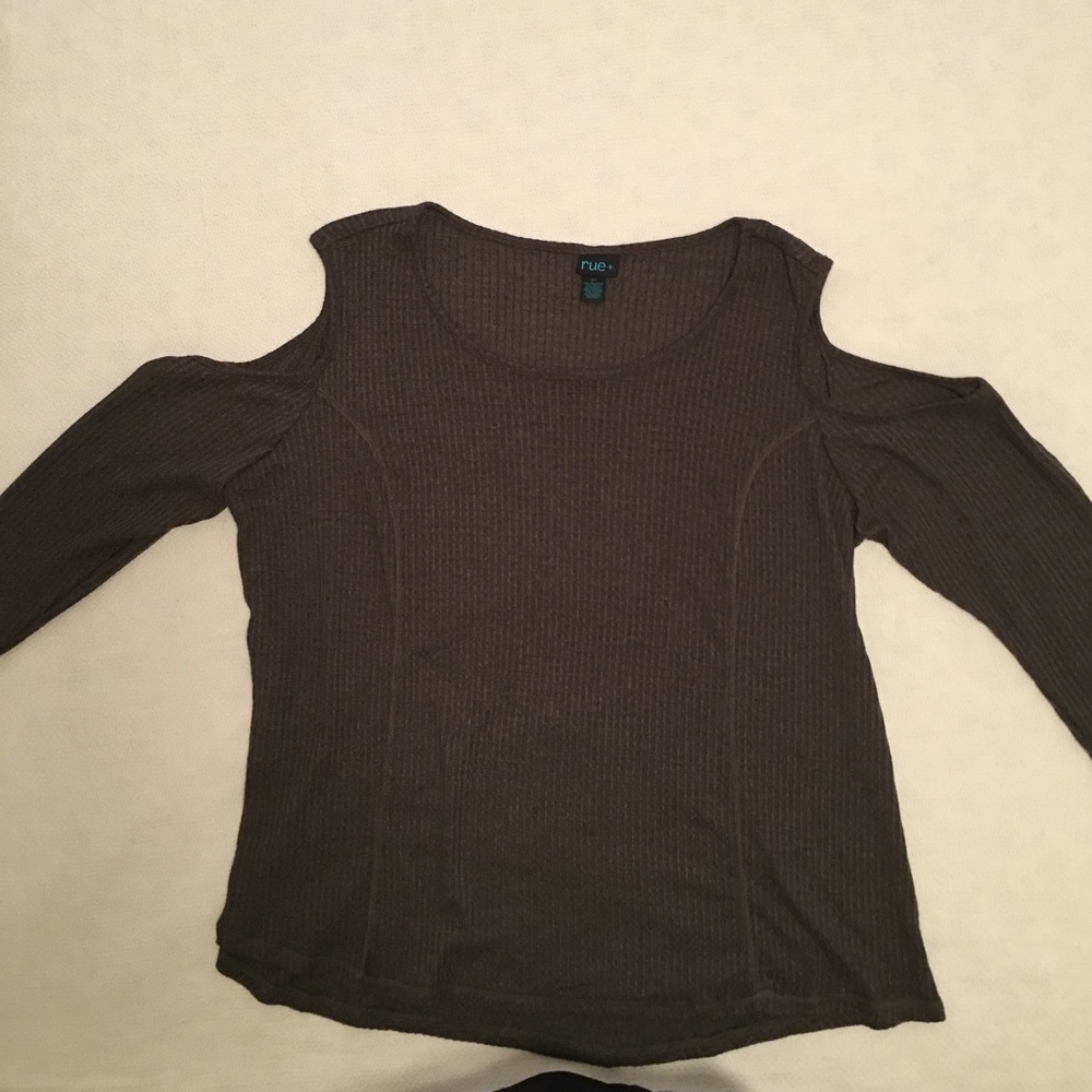 Cold shoulder top 3X