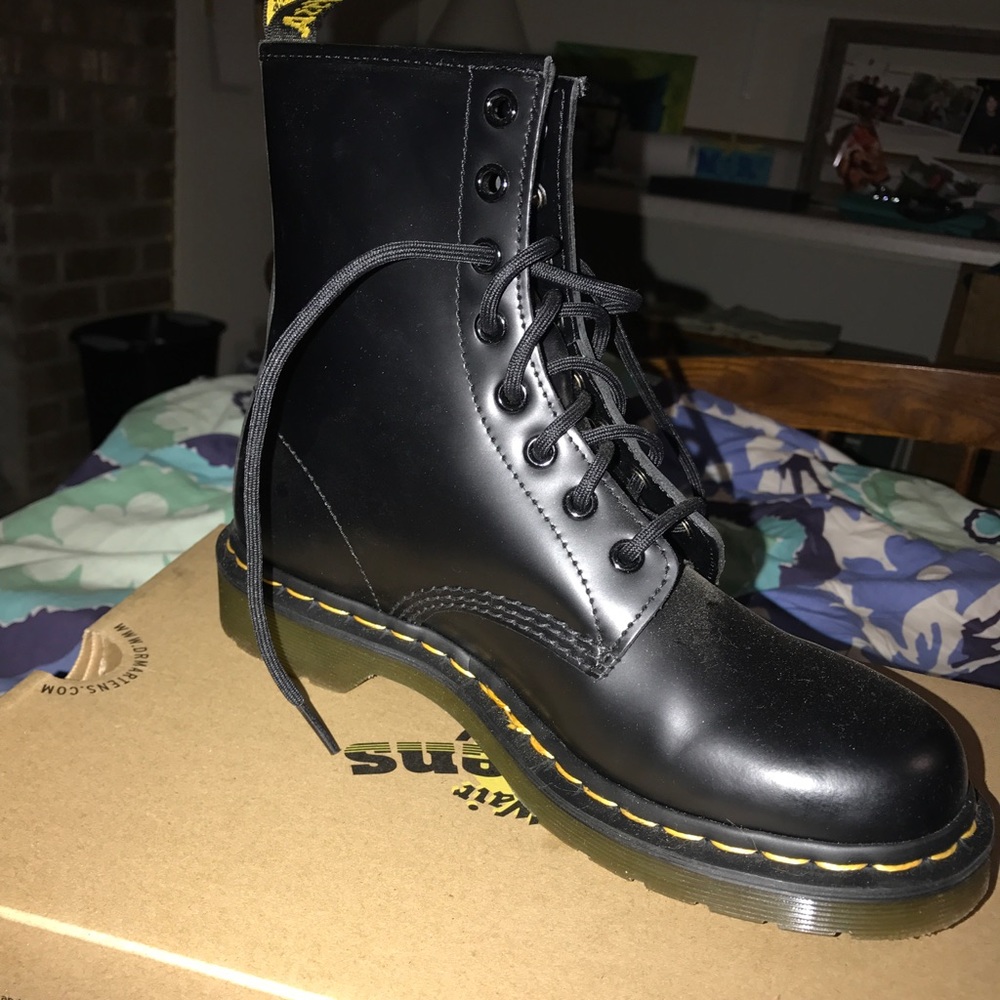 Black doc martens size 8