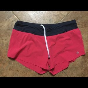 Oiselle Roga shorts