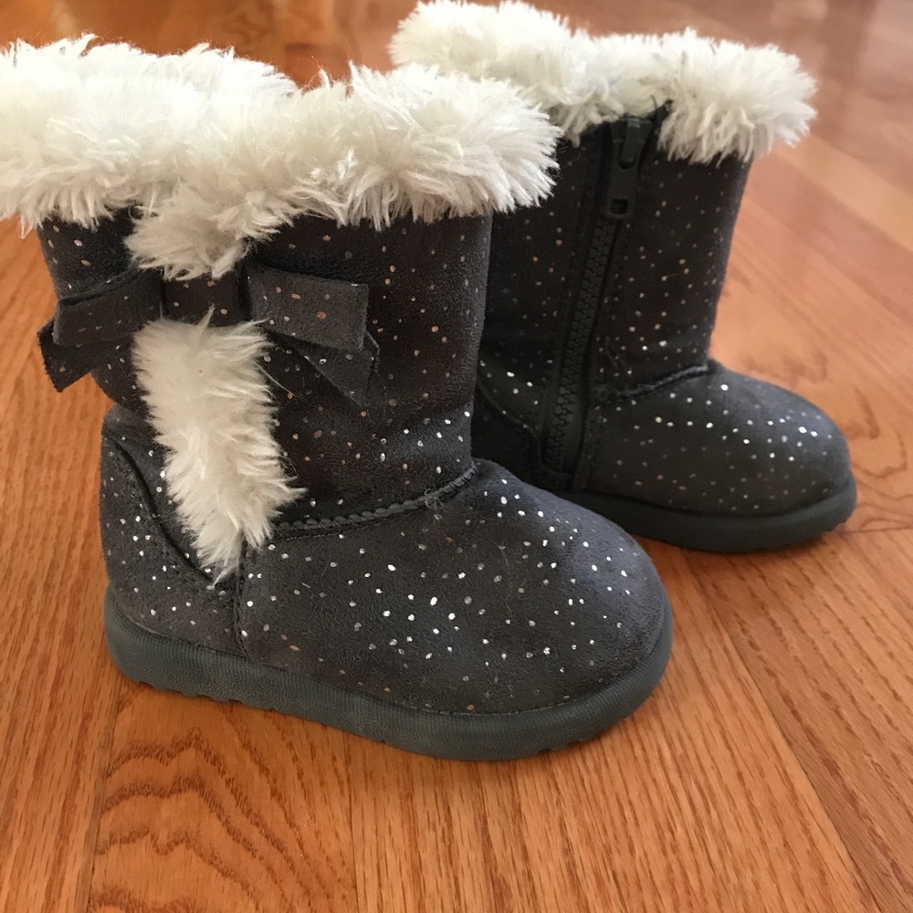 Sparkly grey faux fur trimmed boots Toddler 6