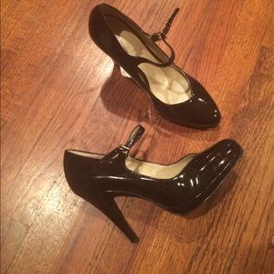 Nine West patent leather shoe