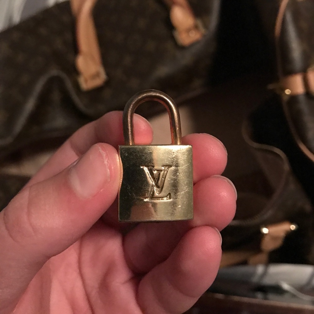 Louis Vuitton key