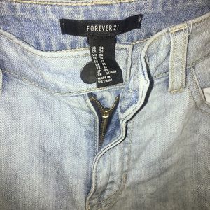 👖FOREVER 21 Distressed Boyfriend Jeans Size 24