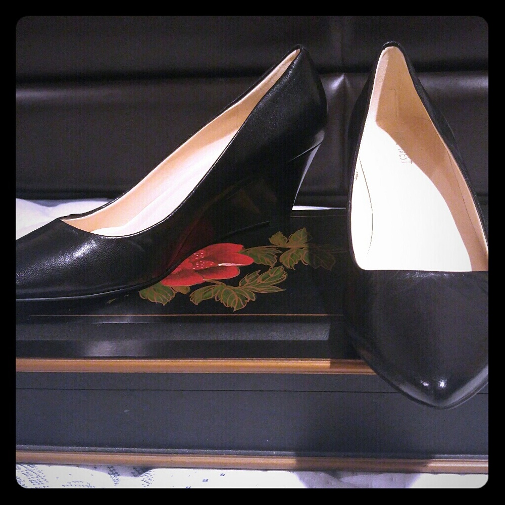 Nine West. Ladies Wedge NWOB