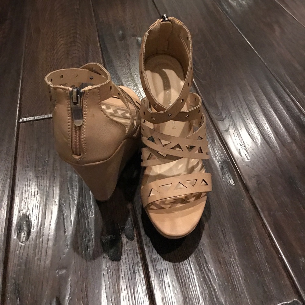 Chinese Laundry Monami Wedge Sandals