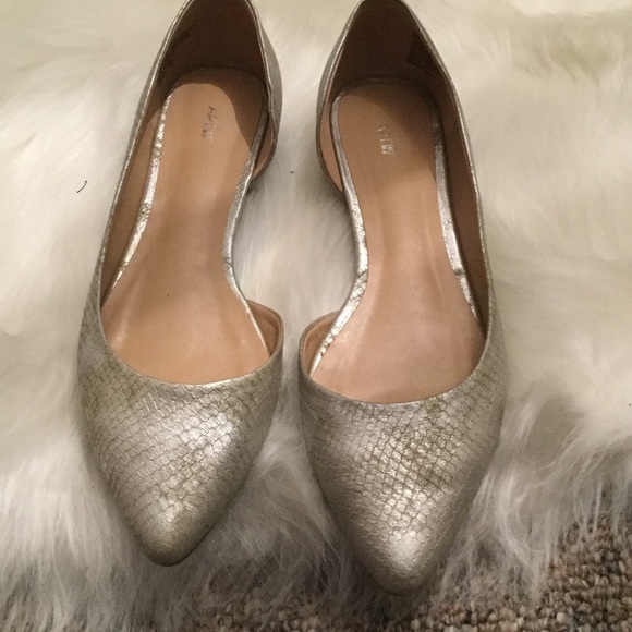 Apt. 9 Shoes - Platinum flat slip-ons. New