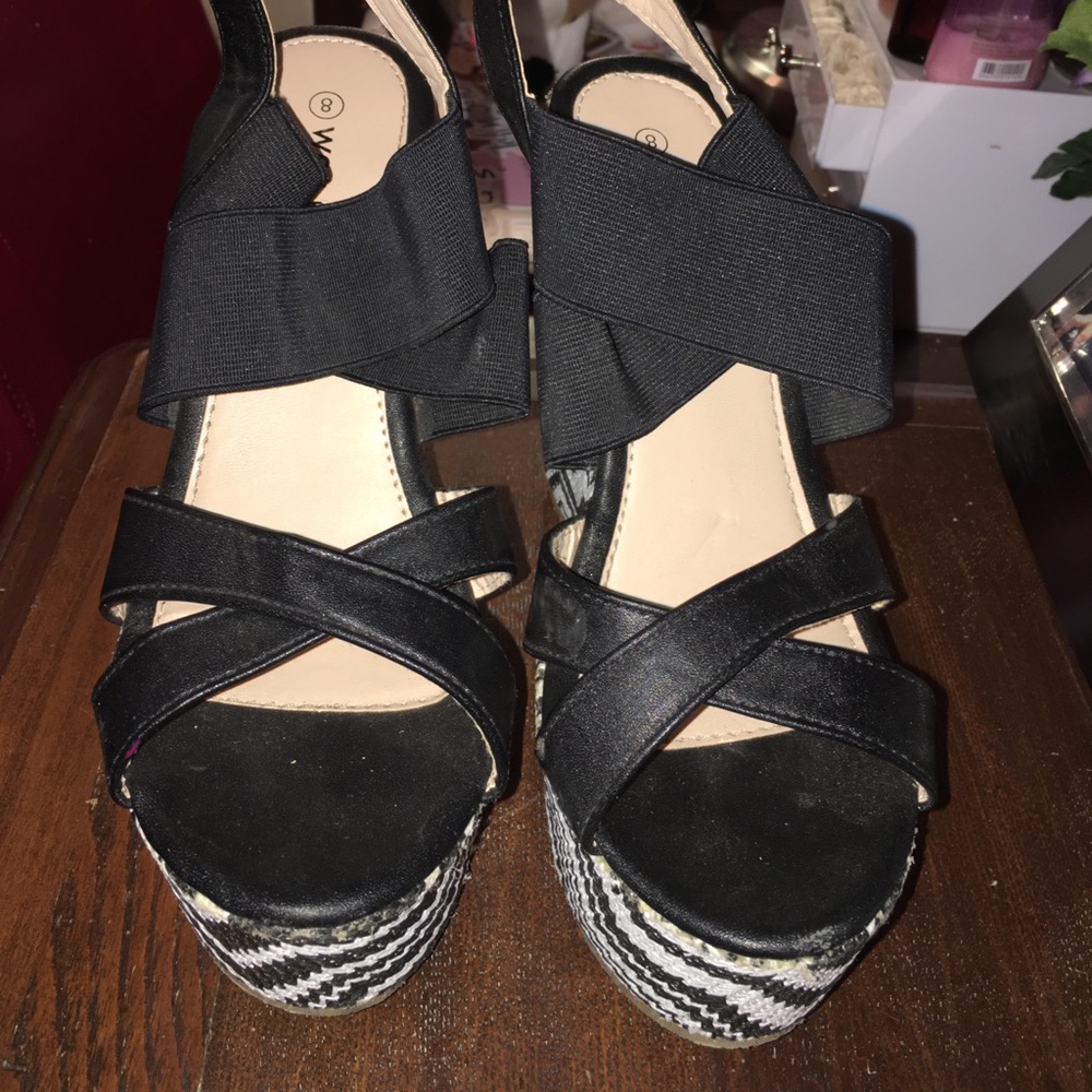 Black and white wedges!