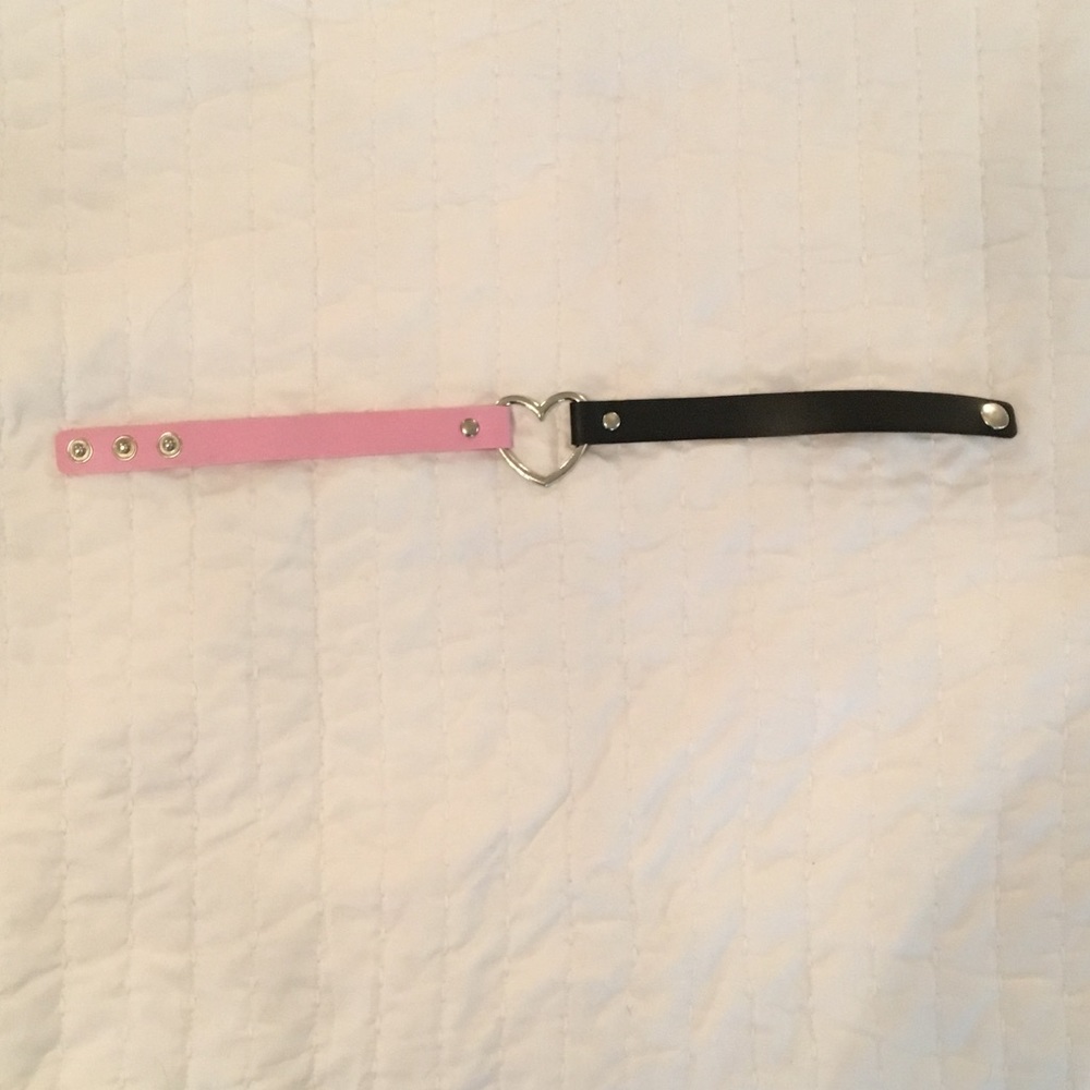Goth Lolita heart choker collar