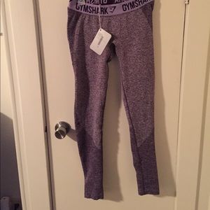 NWT purple gym shark flex legging. Size med