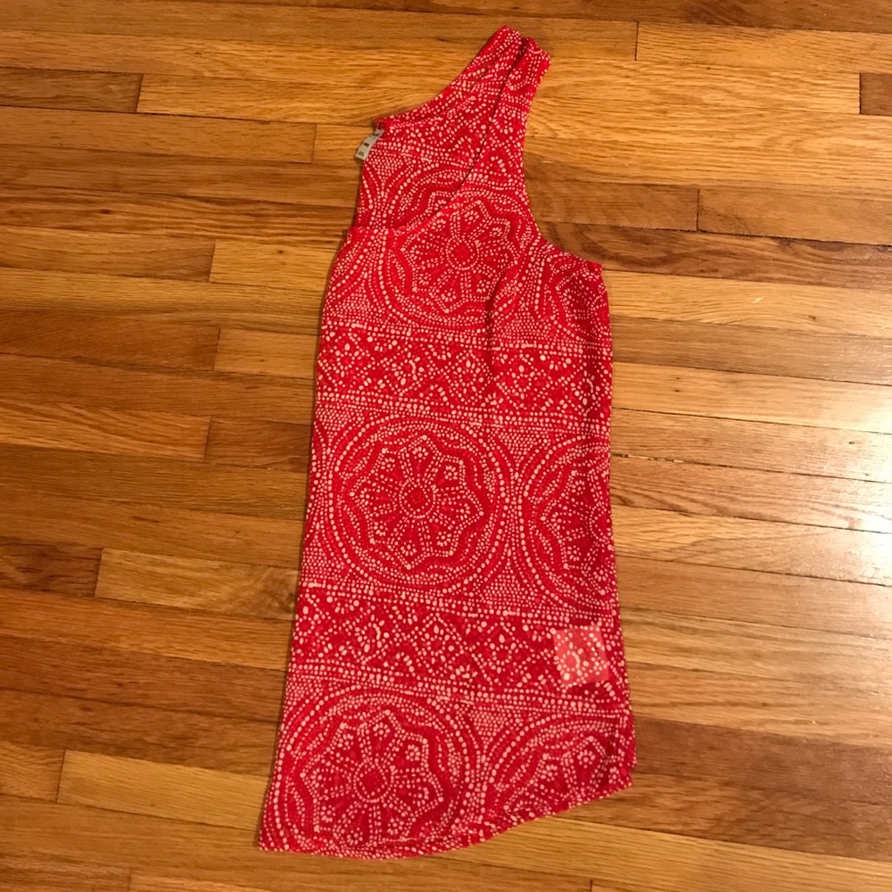 Red Tank - Picture 4 of 4