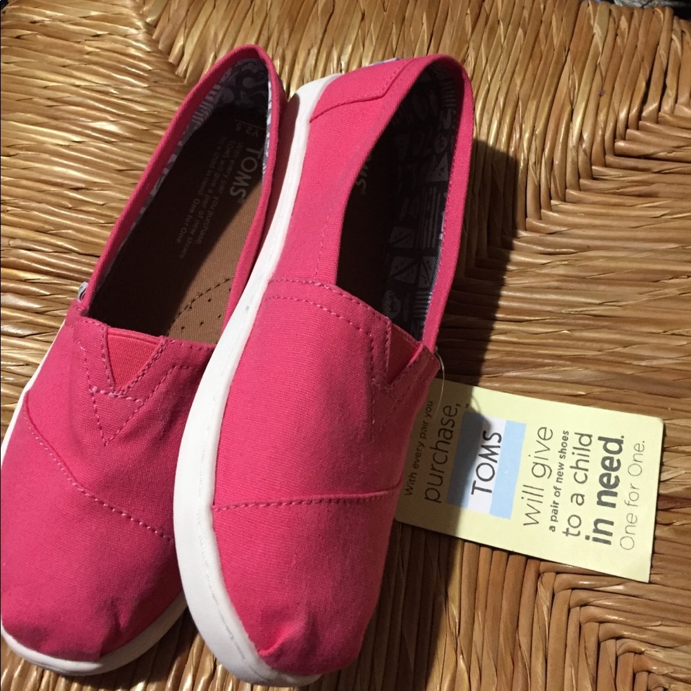 TOMS Youth Barberry Pink Canvas Shoes 2.5