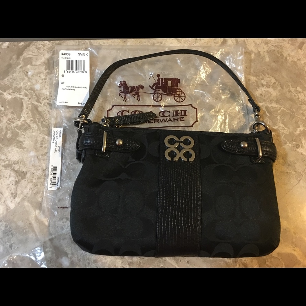 💕Offer welcome💕 Coach wristlet