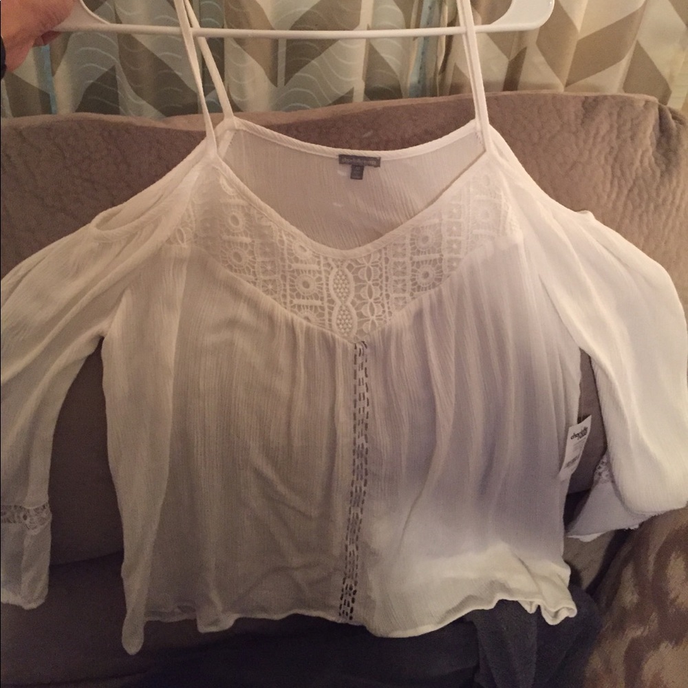 NWT charlottes Russe cold shoulder too. Size med