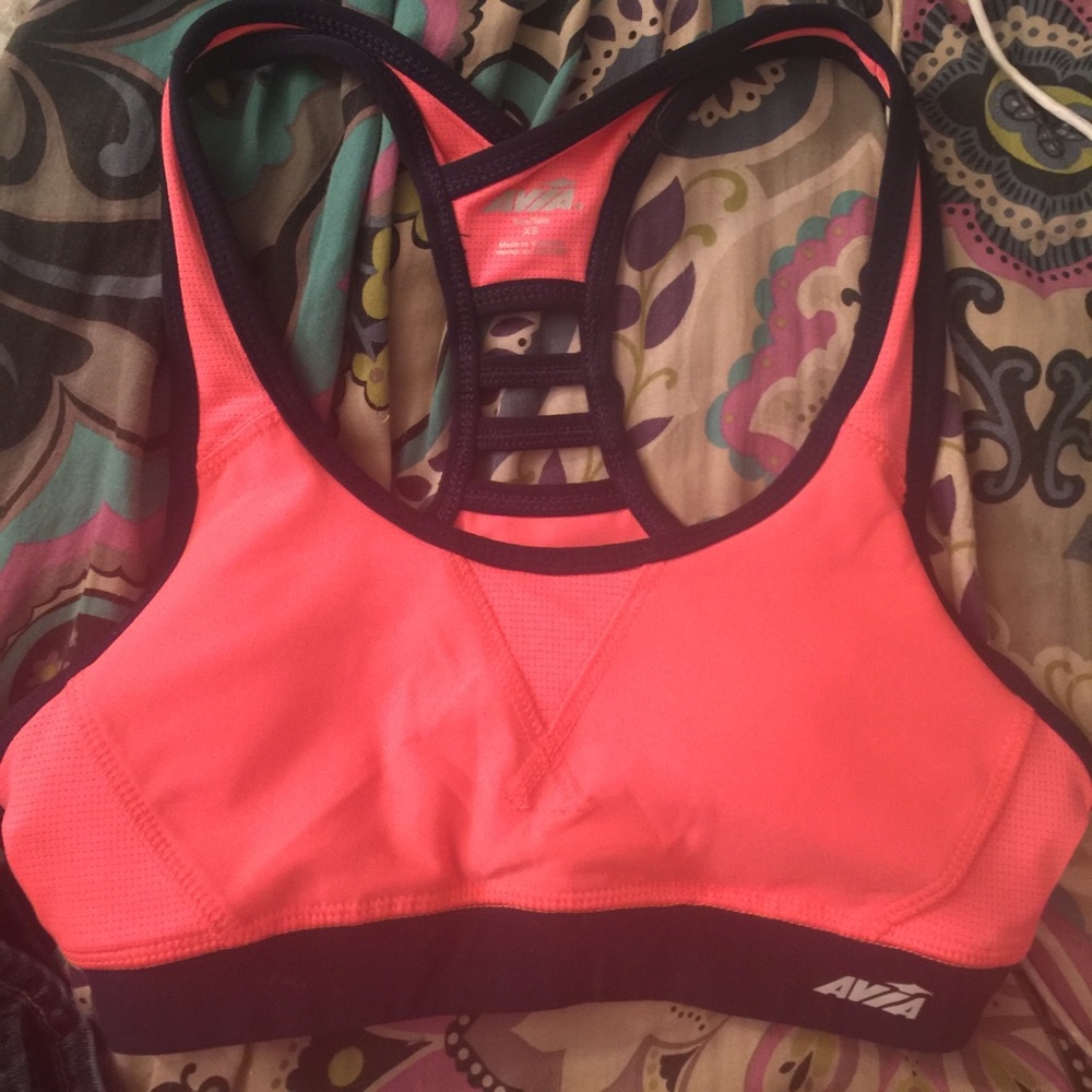 sports bra