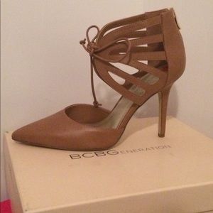 Beige BGBG lace up pump