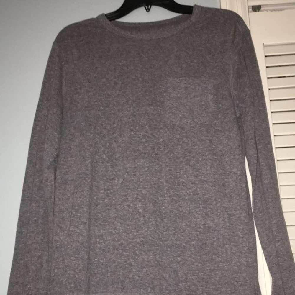 Long sleeve shirt.