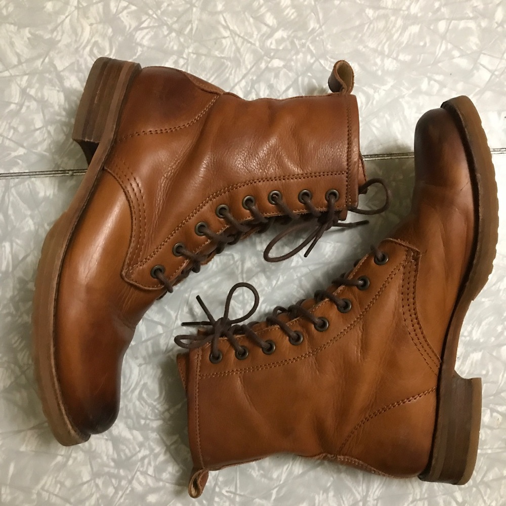 EUC FRYE Veronica Combat Boot Size 8 Brown