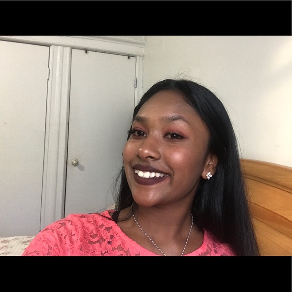 Meet your Posher, Jennifer - Picture 1 of 1