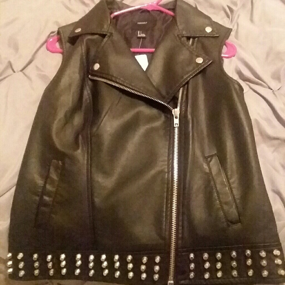 NWT Forever 21 🎀 Black Motorcycle Studded Vest