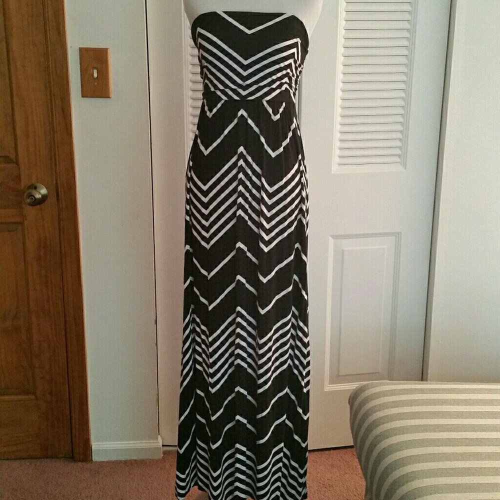 Design History Maxi Dress. NWTS