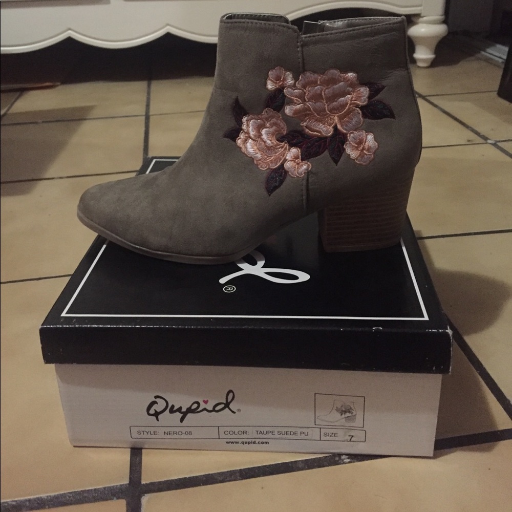 Qupid Booties