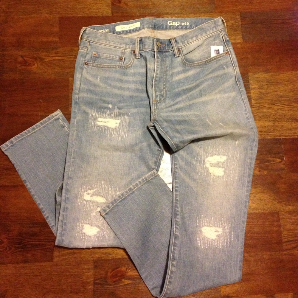 💥FINAL SALE💥 Distressed GAP 1969 Jeans