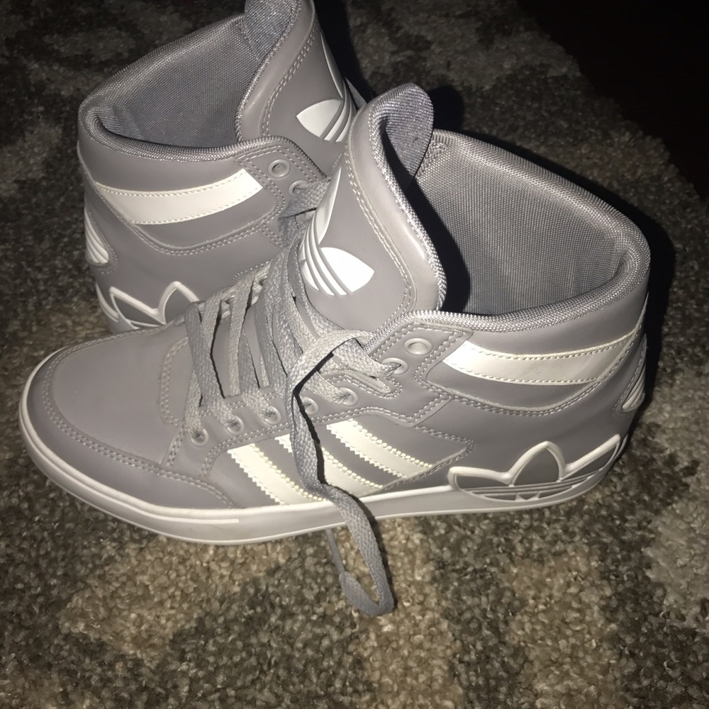 Adidas (ortholite) boys size 6.5