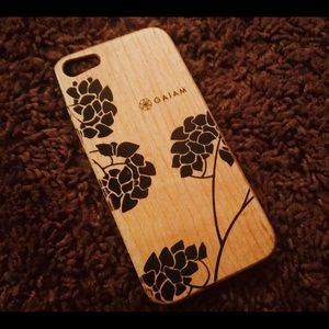 Gaiam wood phone cover