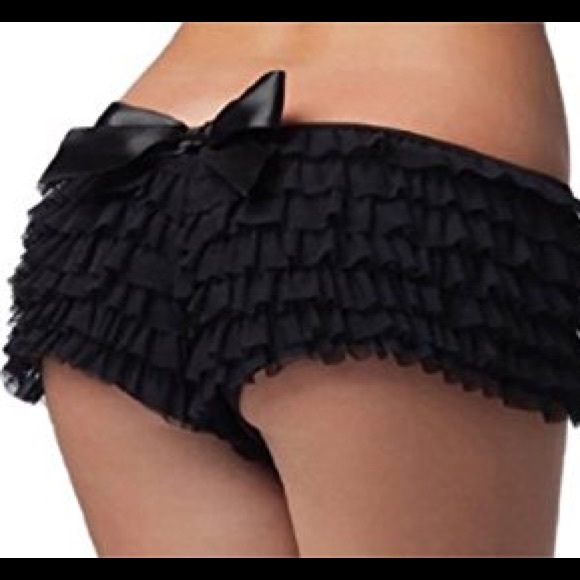 Ruffle booty shorts - Picture 2 of 7