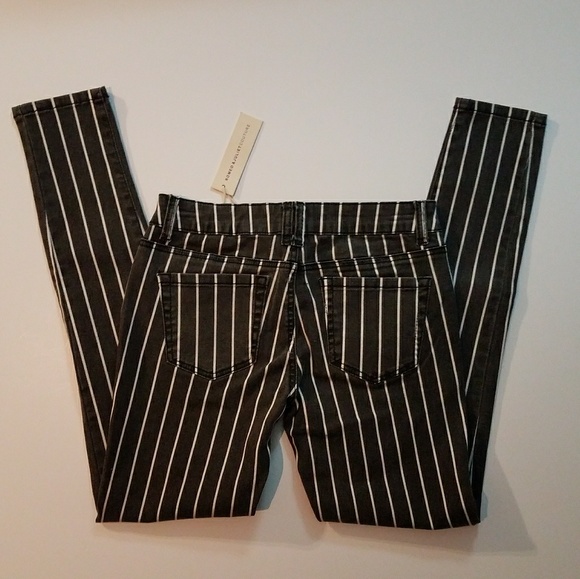 Romeo & Juliet Couture Black/White Striped Jeans - Picture 5 of 6