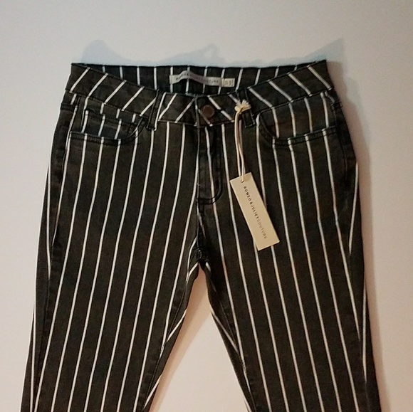 Romeo & Juliet Couture Black/White Striped Jeans - Picture 2 of 6