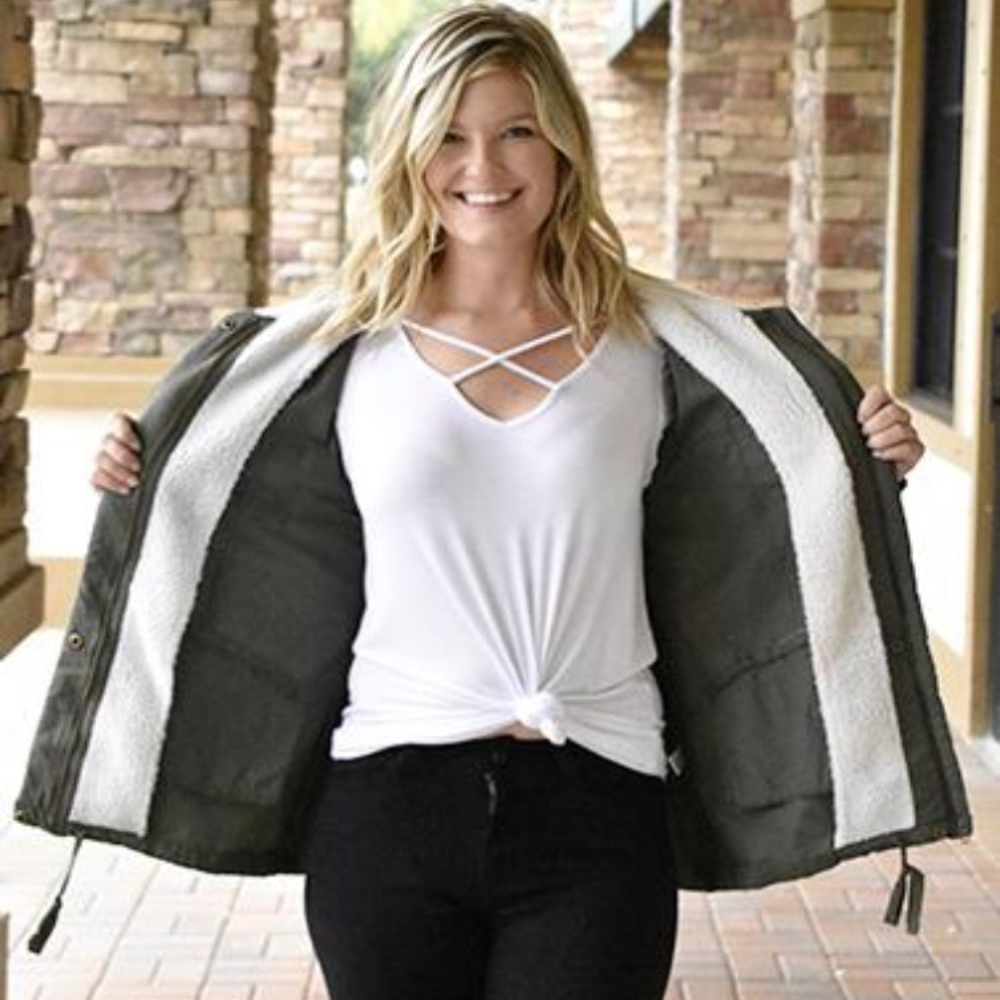 🚨 only 1 SMALL LEFT 😱Army Green Hooded Jacket - Picture 2 of 3